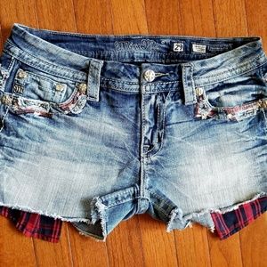 Miss Me Signature Stretch Shorts Sz 29